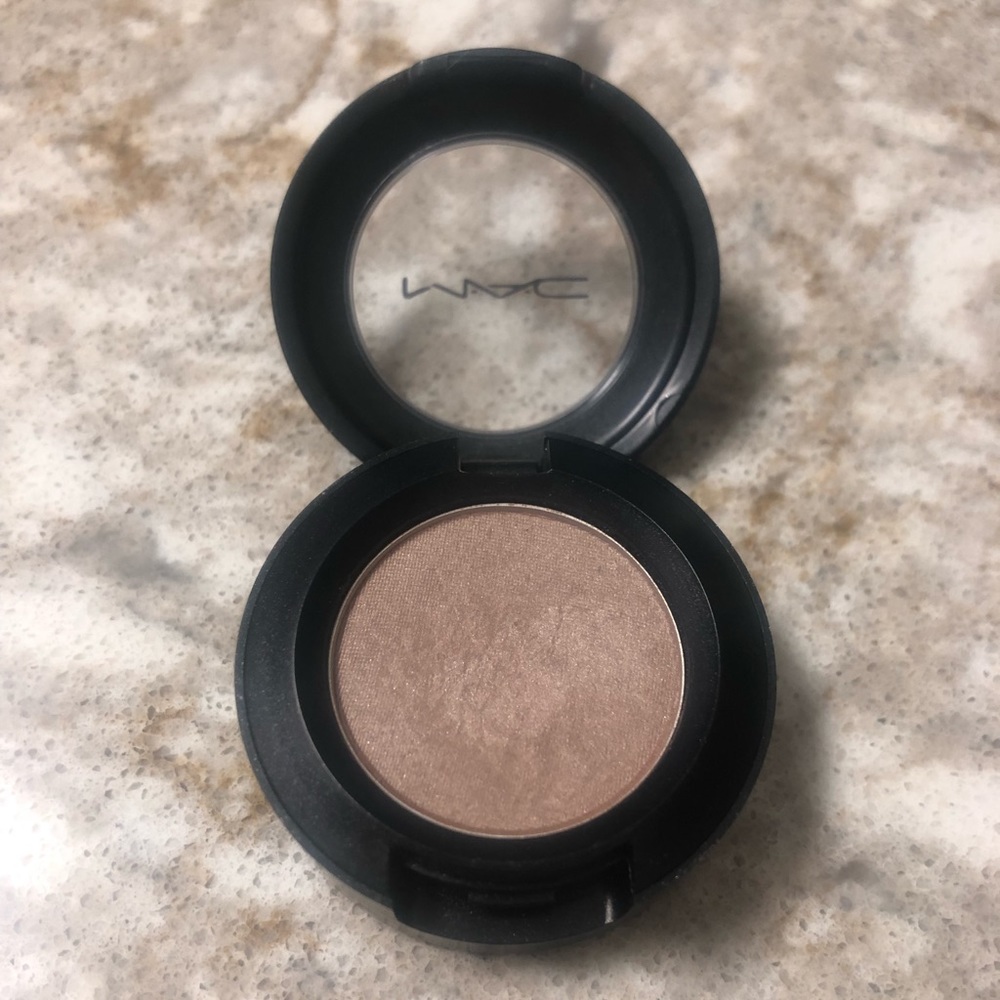 MAC Cosmetics Eyeshadow Era